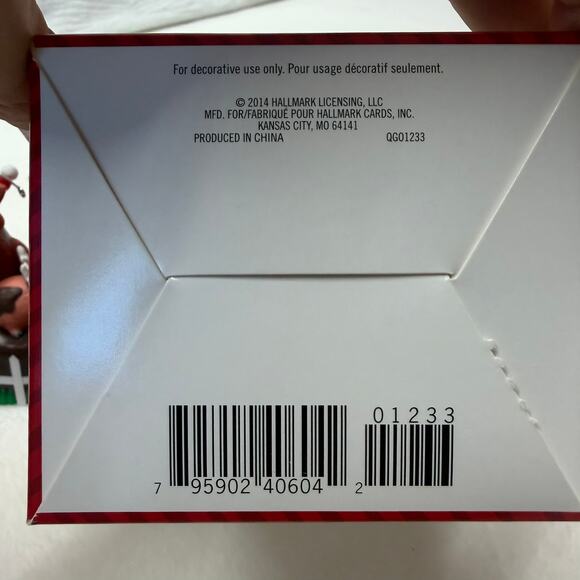 Hallmark Yule Hogs Three Singing Hogs Magic Sound & Motion 2014 Ornament, Pigs - Picture 5 of 5